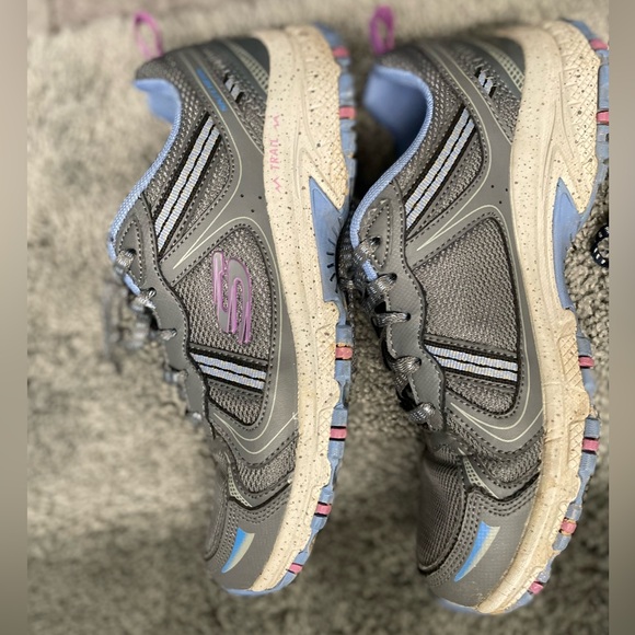 Two pair sketcher sneakers - Picture 7 of 15